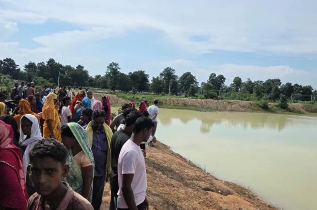 Pond Drowning News: तालाब में नहाने गईं तीन मासूम सहेलियां डूबीं, तीनों के शव बरामद