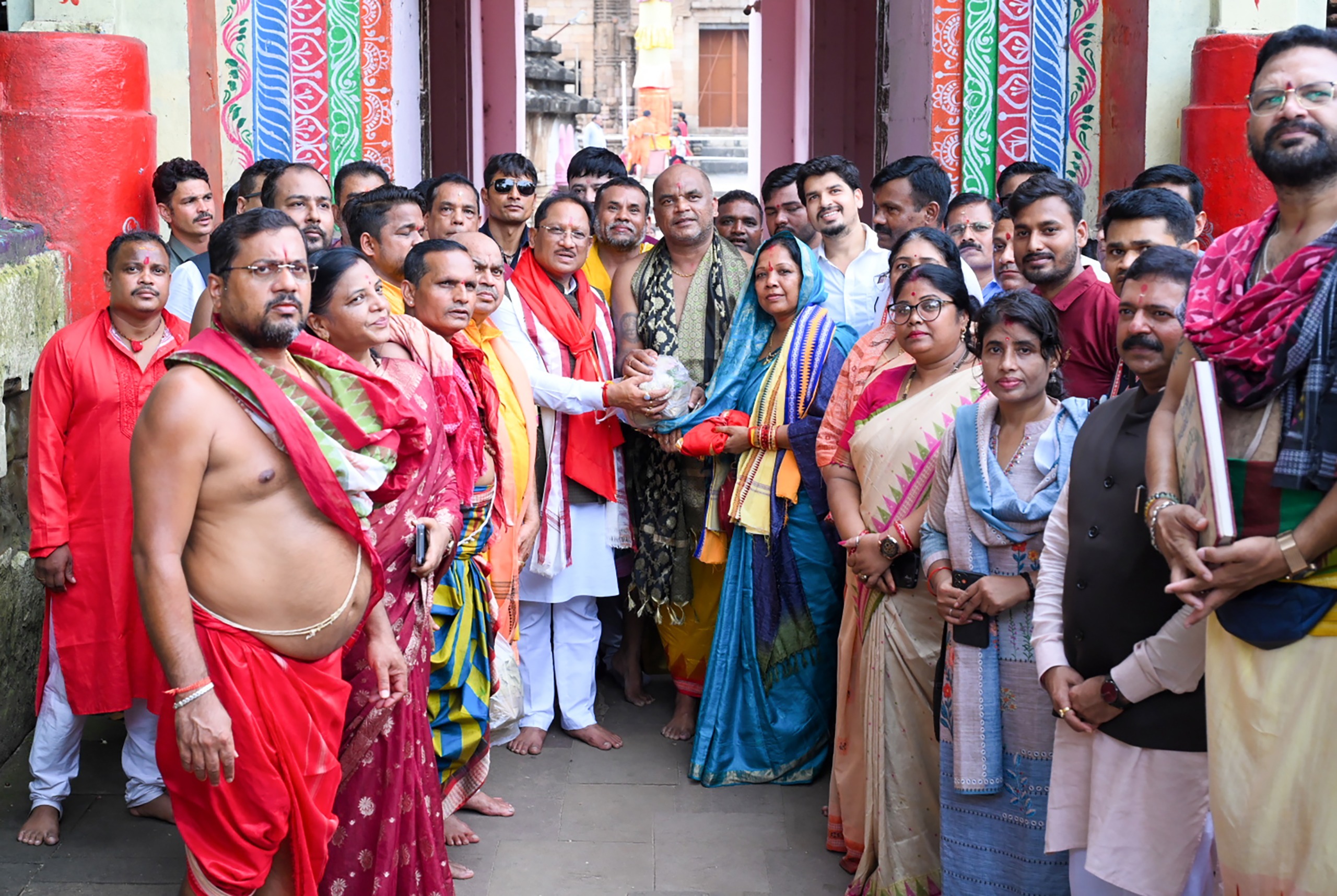 Bhubaneswar Lingaraj Temple News: मुख्यमंत्री विष्णुदेव साय ने सपत्नीक किए भगवान लिंगराज के दर्शन, प्रदेश की खुशहाली की कामना