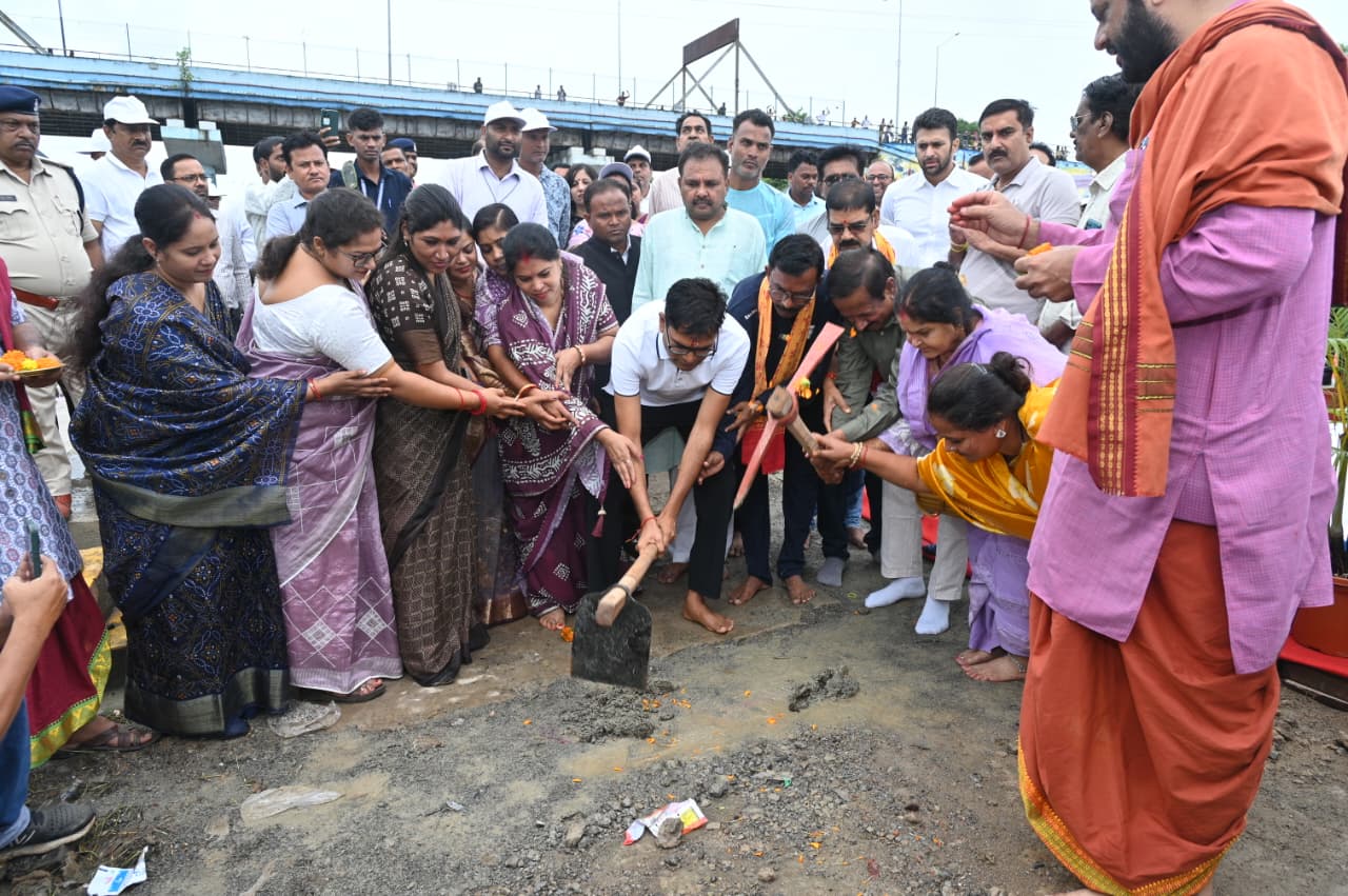 Raigarh Kharaghat Development: 29.99 करोड़ के विकास कार्यों का भूमिपूजन, केलो तट पर बनेगा 8.50 एकड़ का ऑक्सीजोन