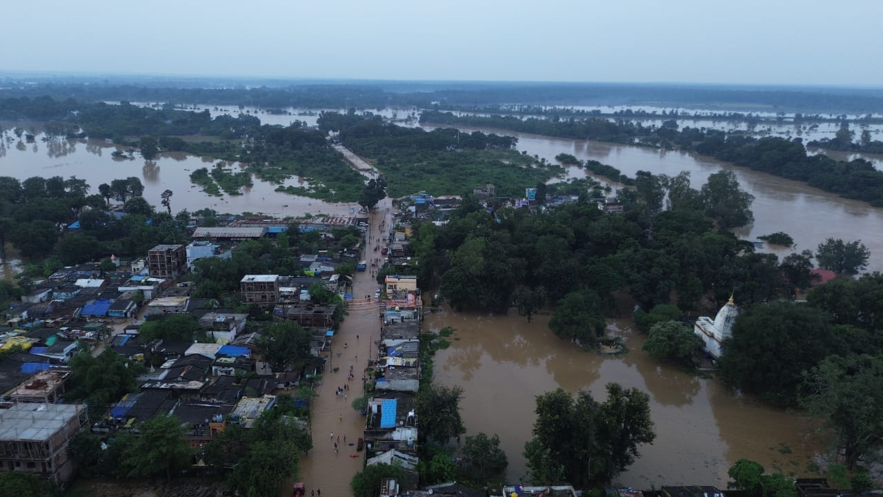 Bastar Flood Alert: 300 से अधिक बस्तियां बाढ़ से प्रभावित, 6 हजार लोग राहत शिविरों में शिफ्ट