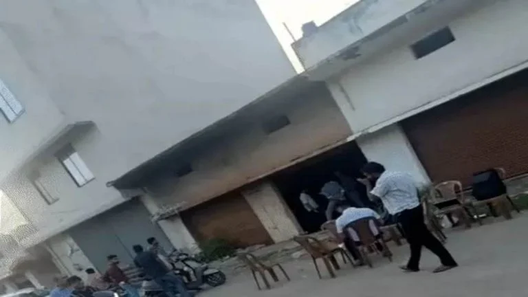 Raipur DGGI Raid: गुटखा कारोबारी के गोदाम पर छापा, 50 से ज्यादा बोरे सितार गुटखा जब्त; महाराष्ट्र कनेक्शन की जांच
