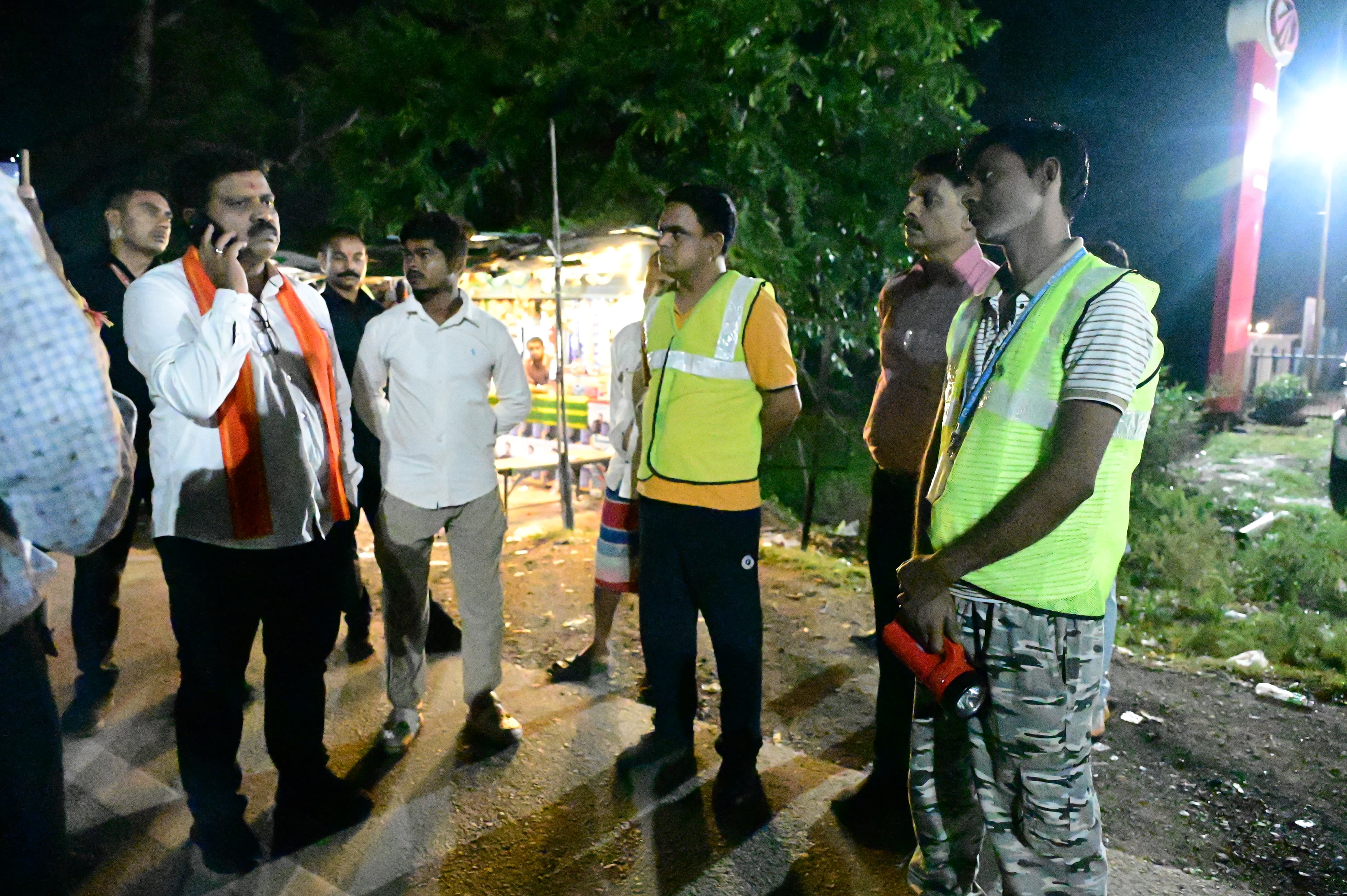 Bemetara Highway Alert: सड़क पर पशुओं को देख विजय शर्मा नाराज, अधिकारियों को नियमित पेट्रोलिंग के दिए सख्त निर्देश