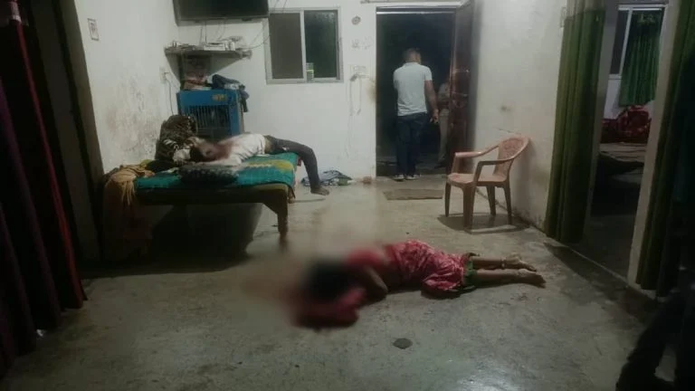 Dongargarh Double Murder: डोंगरगढ़ के चौथना गांव में मां-बेटे की हत्या, बेटी गंभीर रूप से घायल