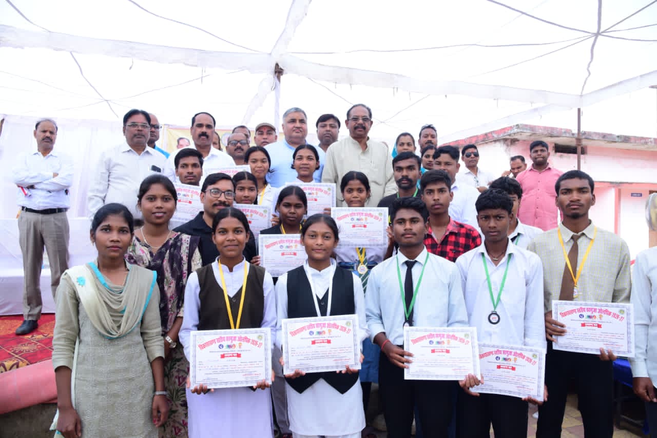 Surguja Olympics 2026: लखनपुर में ग्रामीण खिलाड़ियों ने दिखाया दमखम, मंत्री राजेश अग्रवाल ने बढ़ाया युवाओं का हौसला