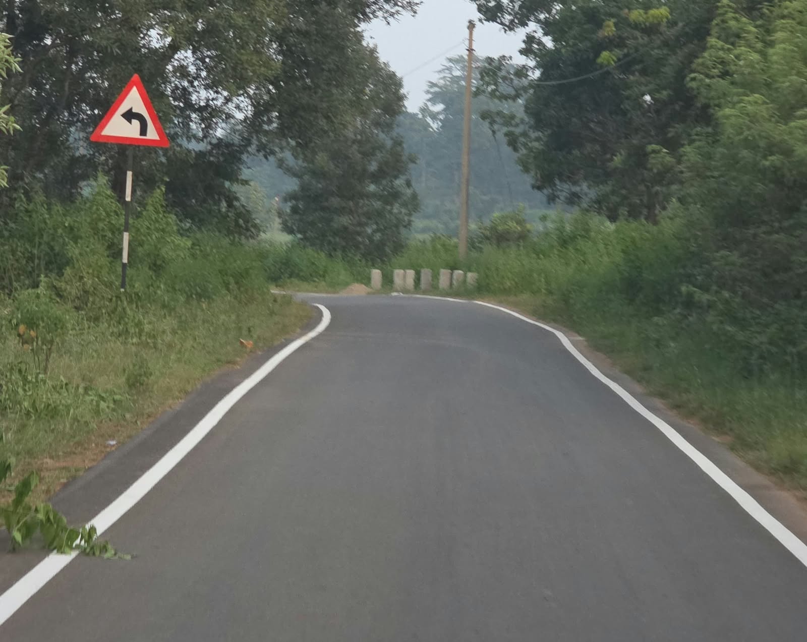 Jashpur Road Development: ओडिशा सीमा से लगे गांवों को मिली राहत, 89.53 लाख रुपये से सिकरिमा-विदुरपुर सड़क का काम पूरा