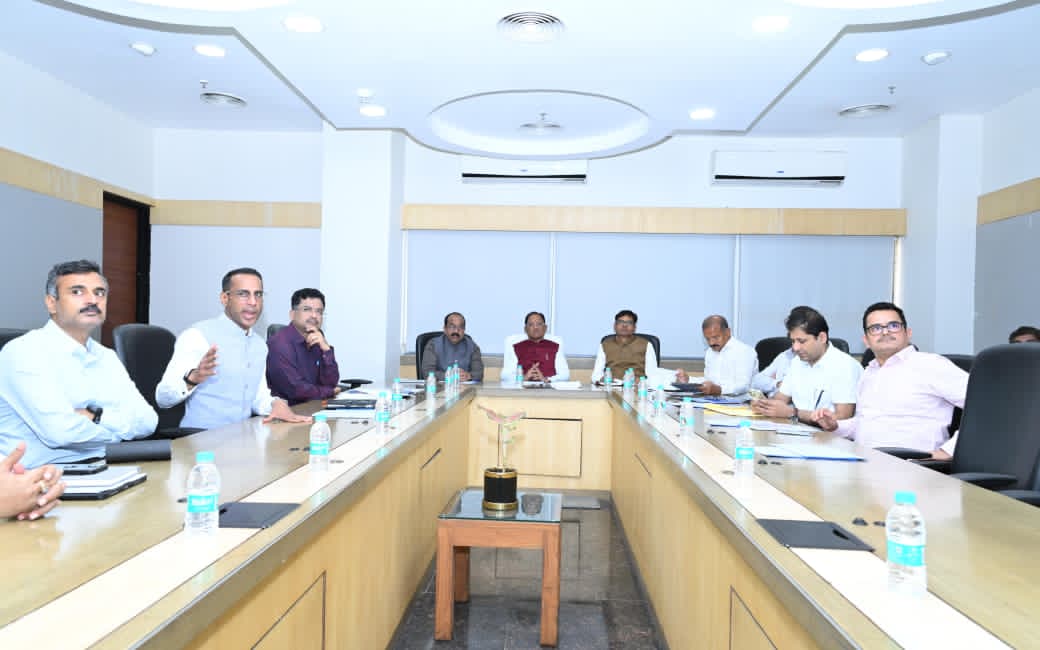 Infrastructure Development: छत्तीसगढ़ में भविष्य की जरूरतों के अनुसार बनेगा सड़क नेटवर्क मास्टर प्लान, मुख्यमंत्री साय ने दिए निर्देश
