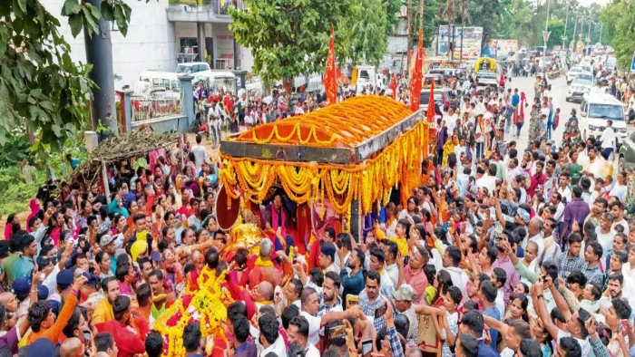 Bastar Dussehra: बस्तर दशहरा की 618 साल पुरानी परंपरा, दंतेवाड़ा से जगदलपुर के लिए निकली मां दंतेश्वरी की डोली