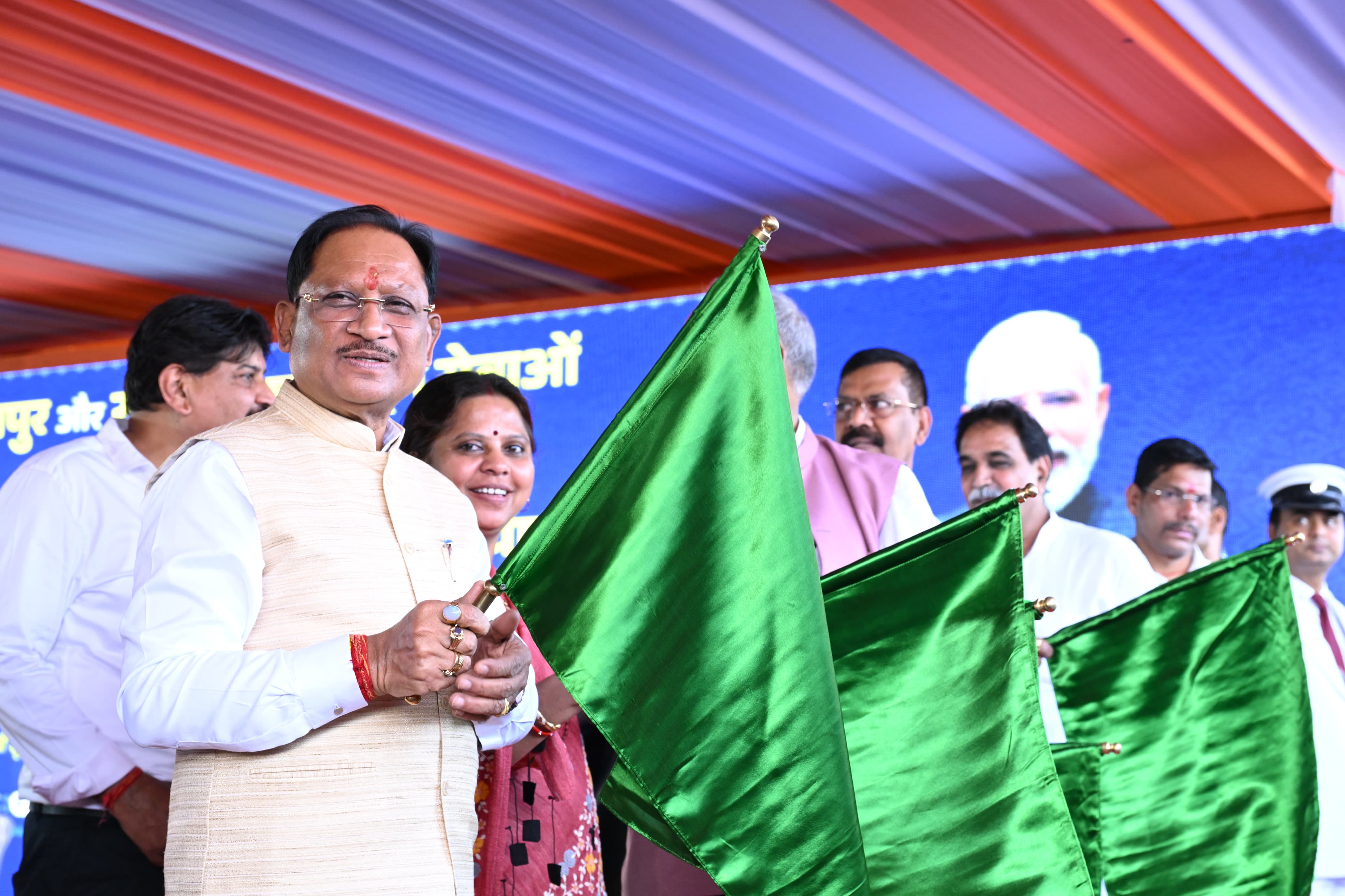 Railway Expansion in Chhattisgarh: छत्तीसगढ़ में रेल कनेक्टिविटी को मिली ऐतिहासिक सौगात, रावघाट पहली बार जुड़ा रेल नेटवर्क से; रायपुर-कुरूद ट्रेन का भी शुभारंभ