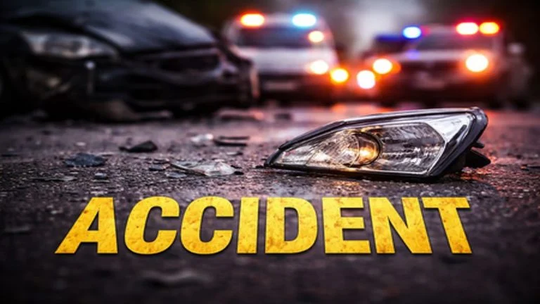 Road Accident: बालोद-झलमला मार्ग पर कार और बाइक में भीषण टक्कर, महिला की दर्दनाक मौत; युवक और दो बच्चे घायल