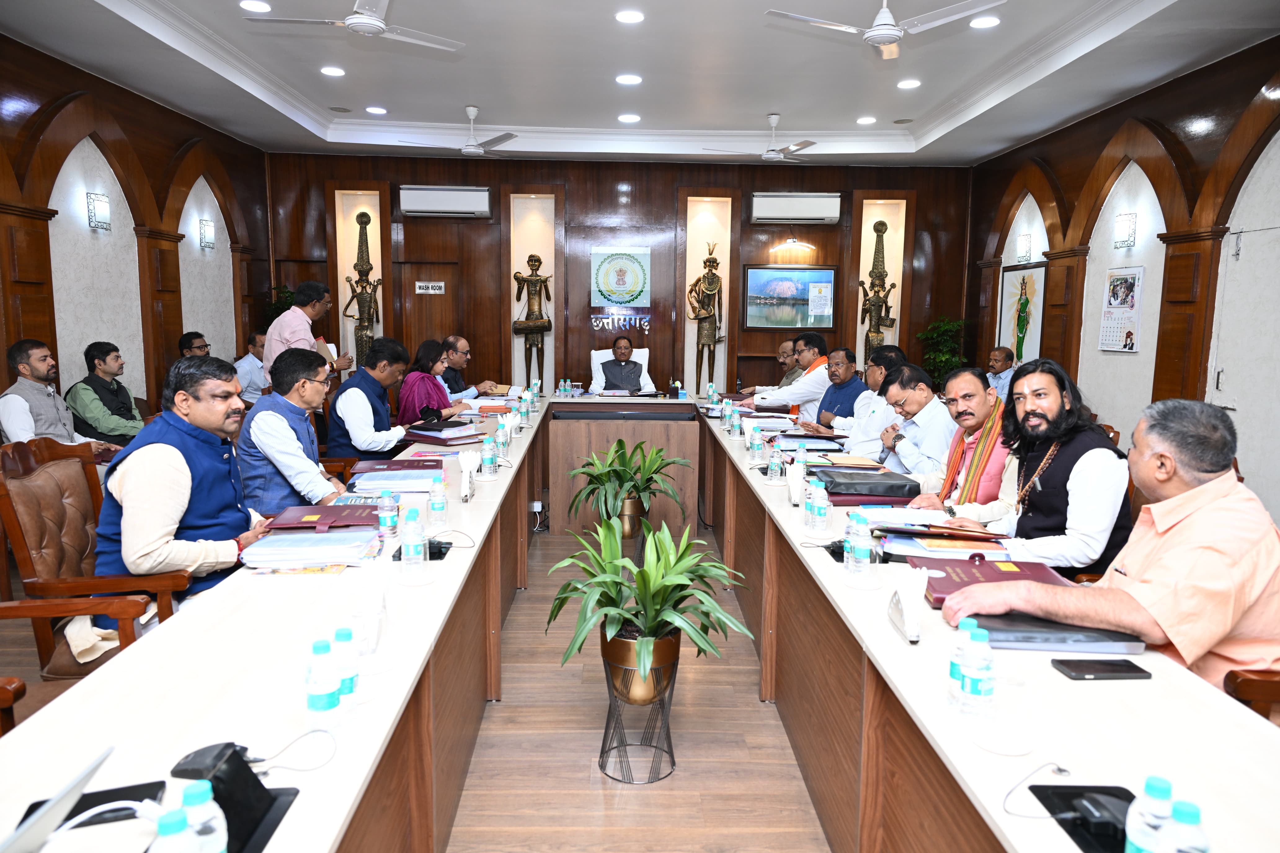 CG Cabinet Decisions: मुख्यमंत्री विष्णु देव साय की अध्यक्षता में आज यहां सिविल लाईन स्थित मुख्यमंत्री निवास कार्यालय में आयोजित कैबिनेट की बैठक में महत्वपूर्ण निर्णय लिए गए
