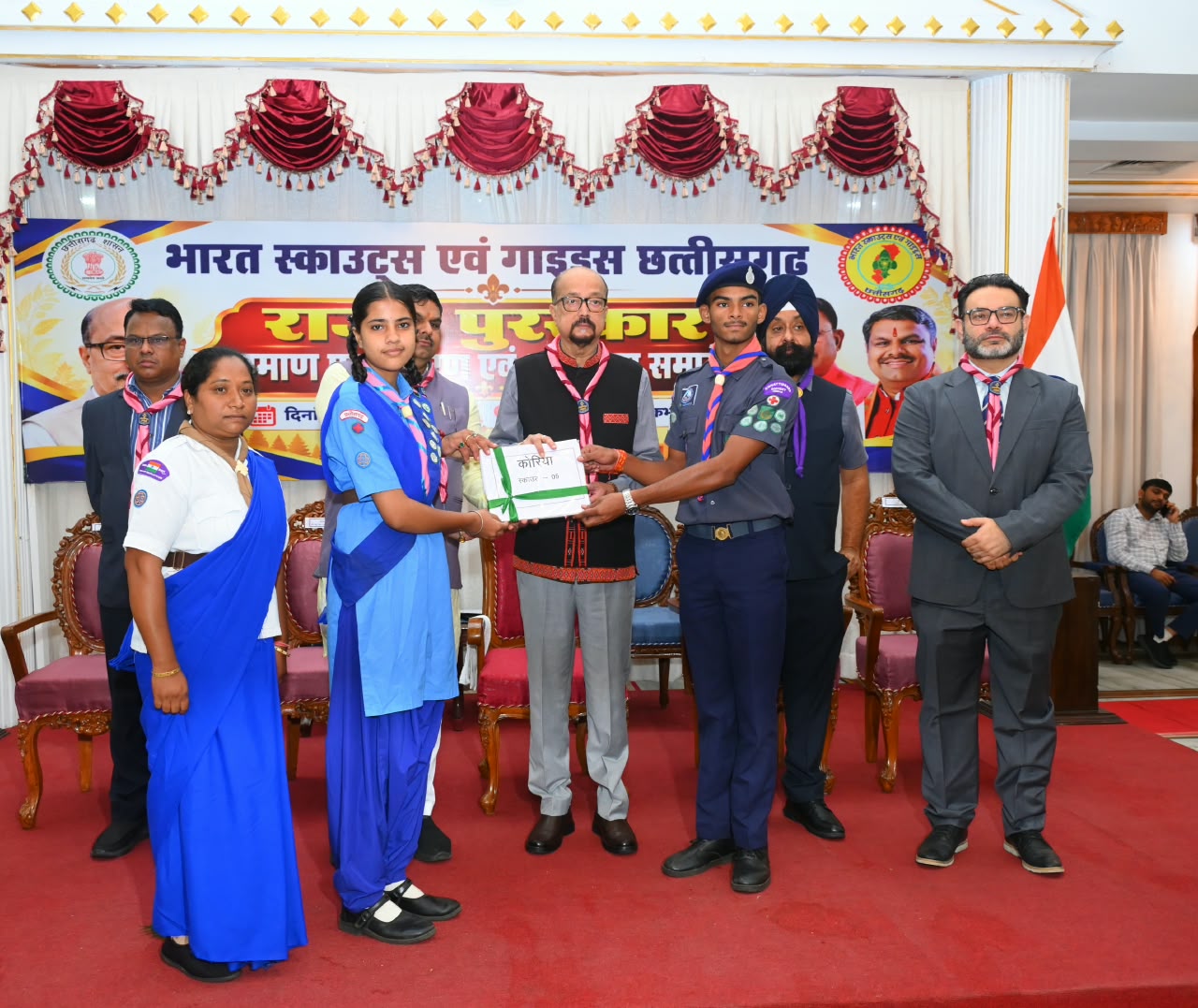 पर्यावरण संरक्षण और जल-जंगल बचाने में आगे आएं युवा, राज्यपाल रमेन डेका ने लोकभवन में 1122 स्काउट्स-गाइड्स को प्रदान किए राज्य पुरस्कार