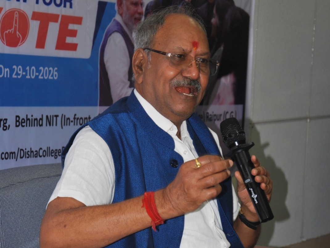 Vikshit Bharat Yuva Samvad : सीने में आग, मुँह में शक्कर, सिर में बर्फ़ और पैर में चक्कर रखने वाला ही सच्चा युवा: सांसद बृजमोहन अग्रवाल